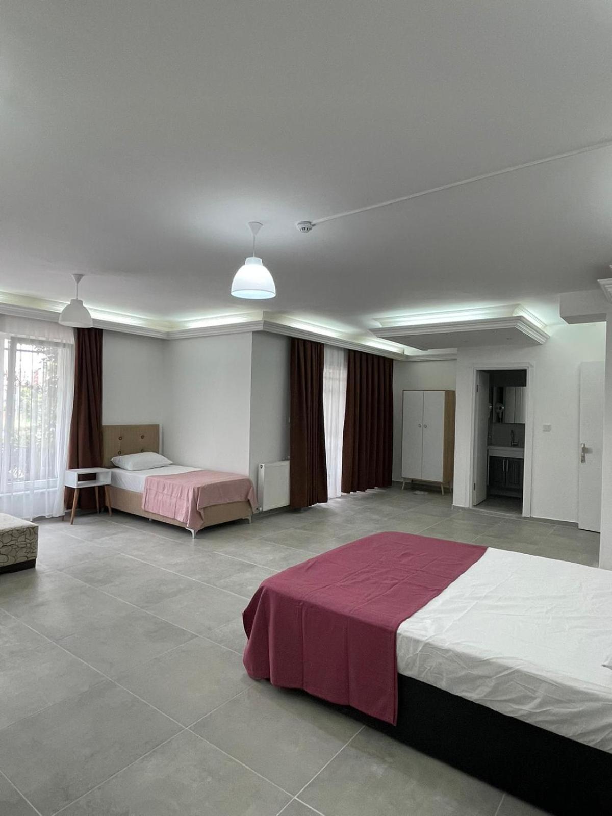 Evim Palace Oeren Luaran gambar